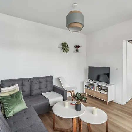 4 Schlafzimmer - 6 Betten, Parkplatz, Balkon, Kueche *