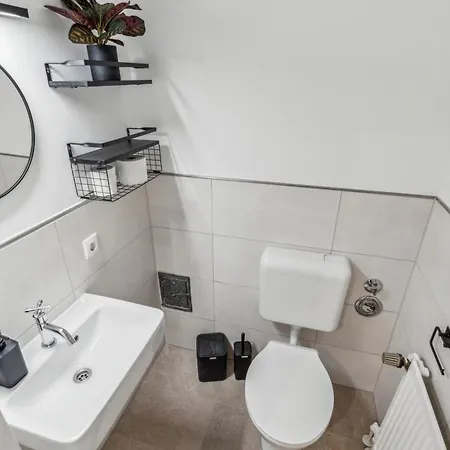 4 Schlafzimmer - 6 Betten, Parkplatz, Balkon, Kueche Apartmán