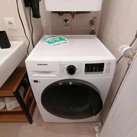 דירה 6 Schlafplaetze - Zentral, Balkon, Parkplatz, Kueche *