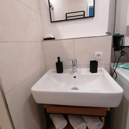 6 Schlafplaetze - Zentral, Balkon, Parkplatz, Kueche