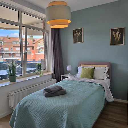 4 Schlafzimmer - 6 Betten, Parkplatz, Balkon, Kueche דירה *