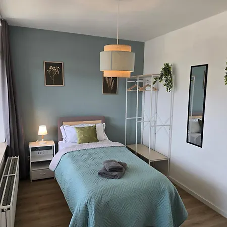 4 Schlafzimmer - 6 Betten, Parkplatz, Balkon, Kueche בוכולט