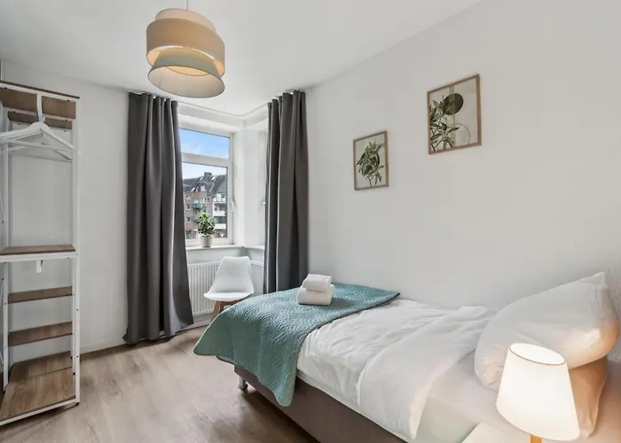 6 Schlafplaetze - Zentral, Balkon, Parkplatz, Kueche Lägenhet